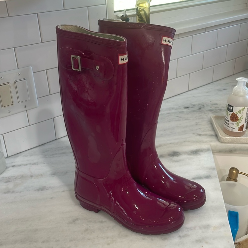 Hunter Rainboots • glossy magenta TALL rain boots